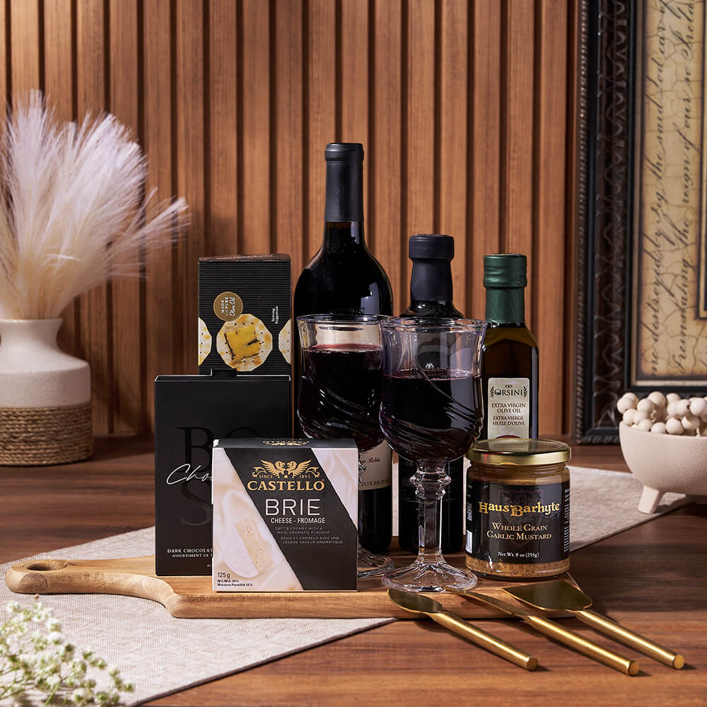 Brie and Olive Oil Wine Basket – how the gift is presented