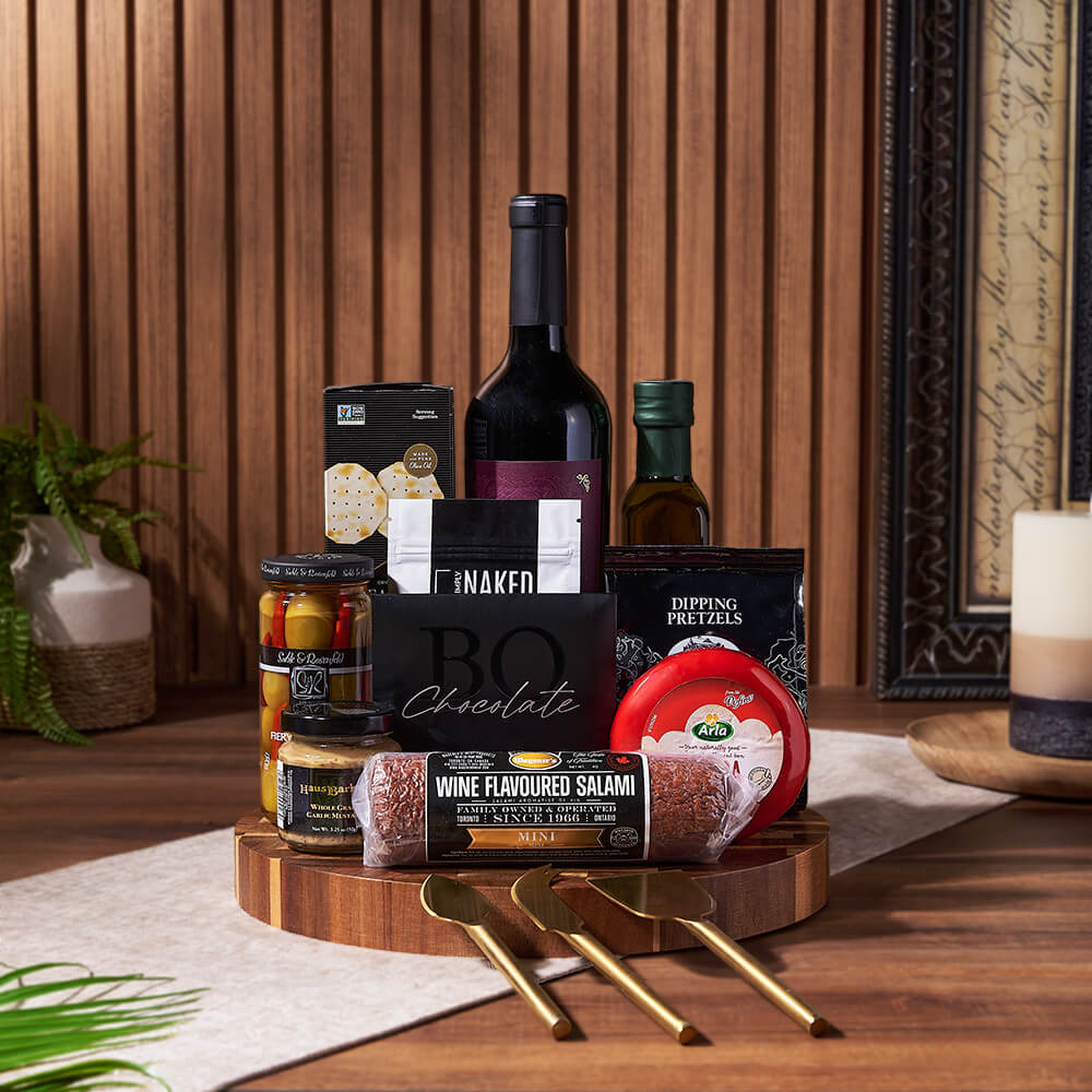 Bottle of Wine with Snacks – how the gift is presented