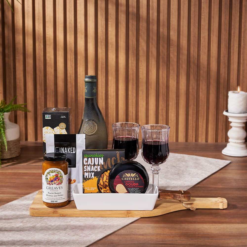 Wine and Castello Gouda Basket – how the gift is presented