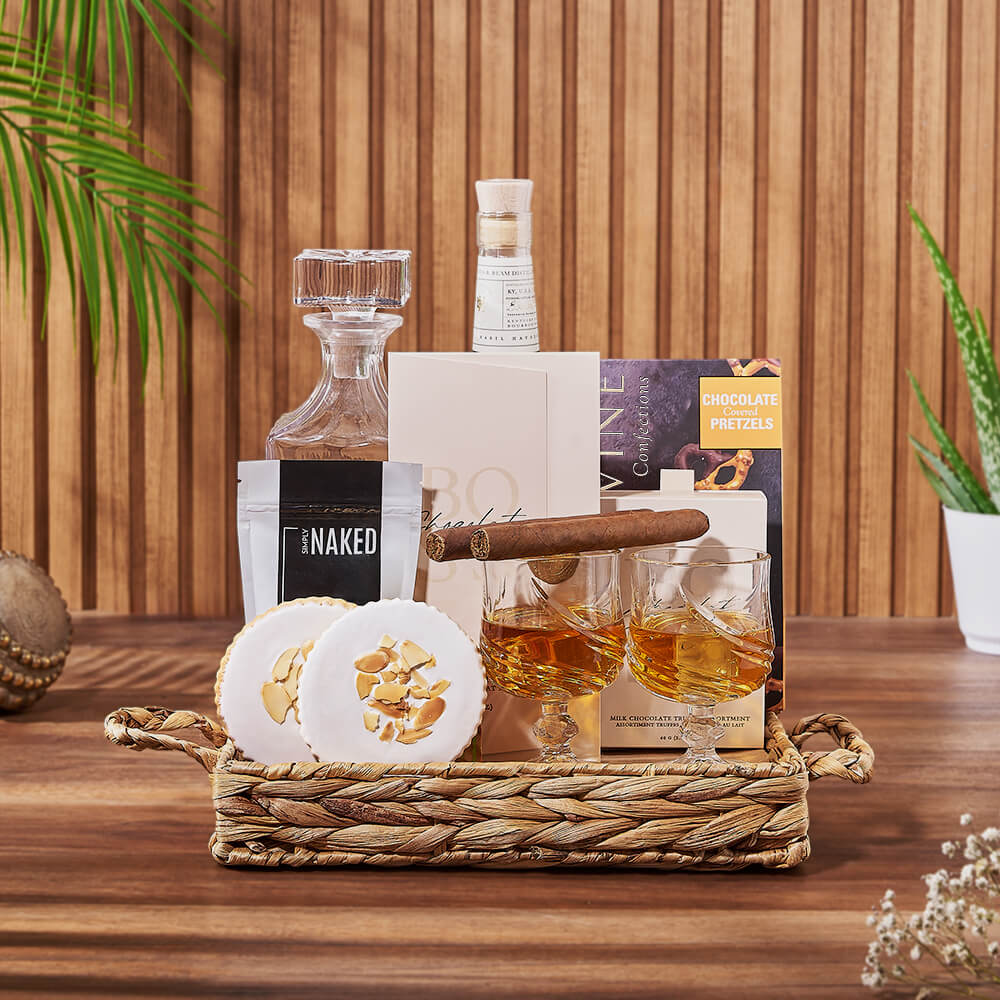 Liquor Set with Decanter and Cigars – how the gift is presented