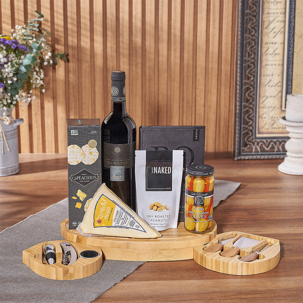 Wine and Kosher Cheese Gift Box – how the gift is presented