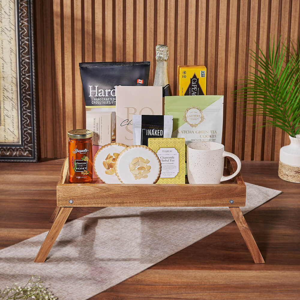 Champagne and Gourmet Snack Gift Basket – how the gift is presented