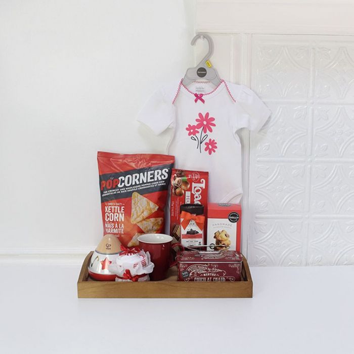 Welcome Baby Gourmet Gift Tray – how the gift is presented