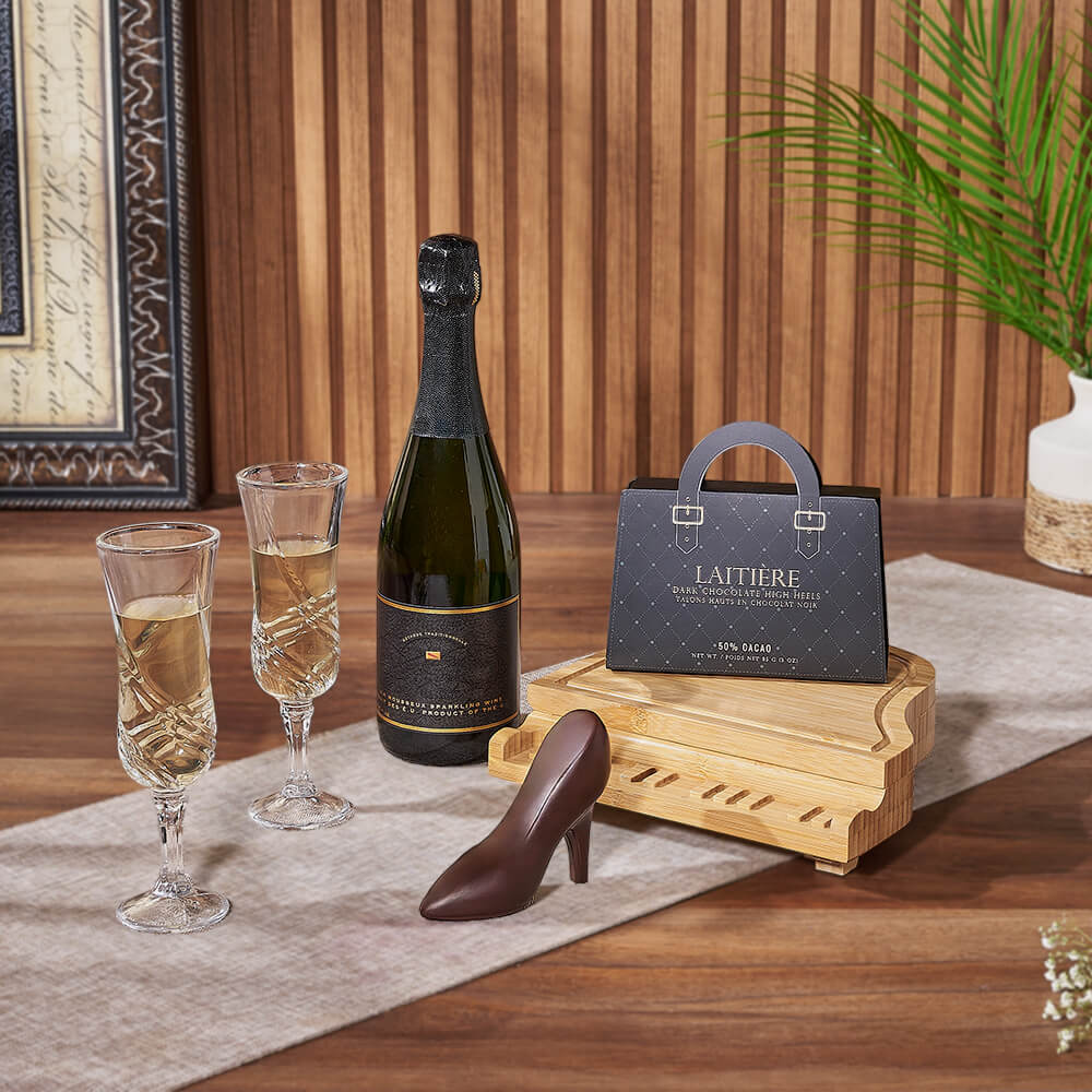 Cheese Board and Sparkling Wine – how the gift is presented