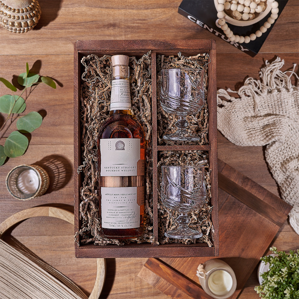 Wooden Liquor Gift Box and Glasses – how the gift is presented