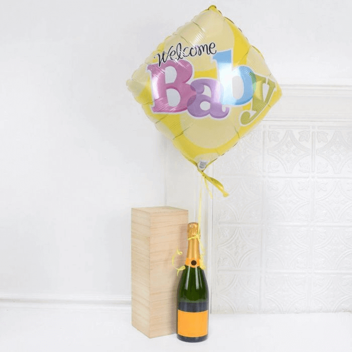 Champagne Baby Arrival Gift Set – how the gift is presented