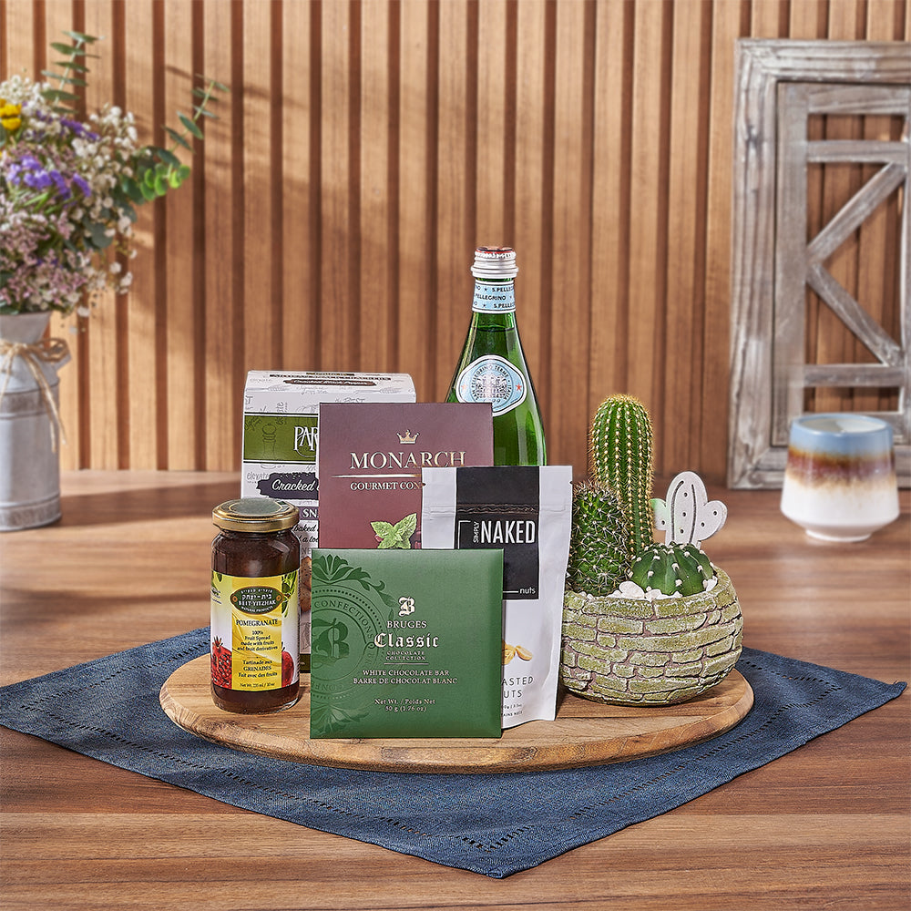 Kosher Three Cacti Snack Basket – how the gift is presented
