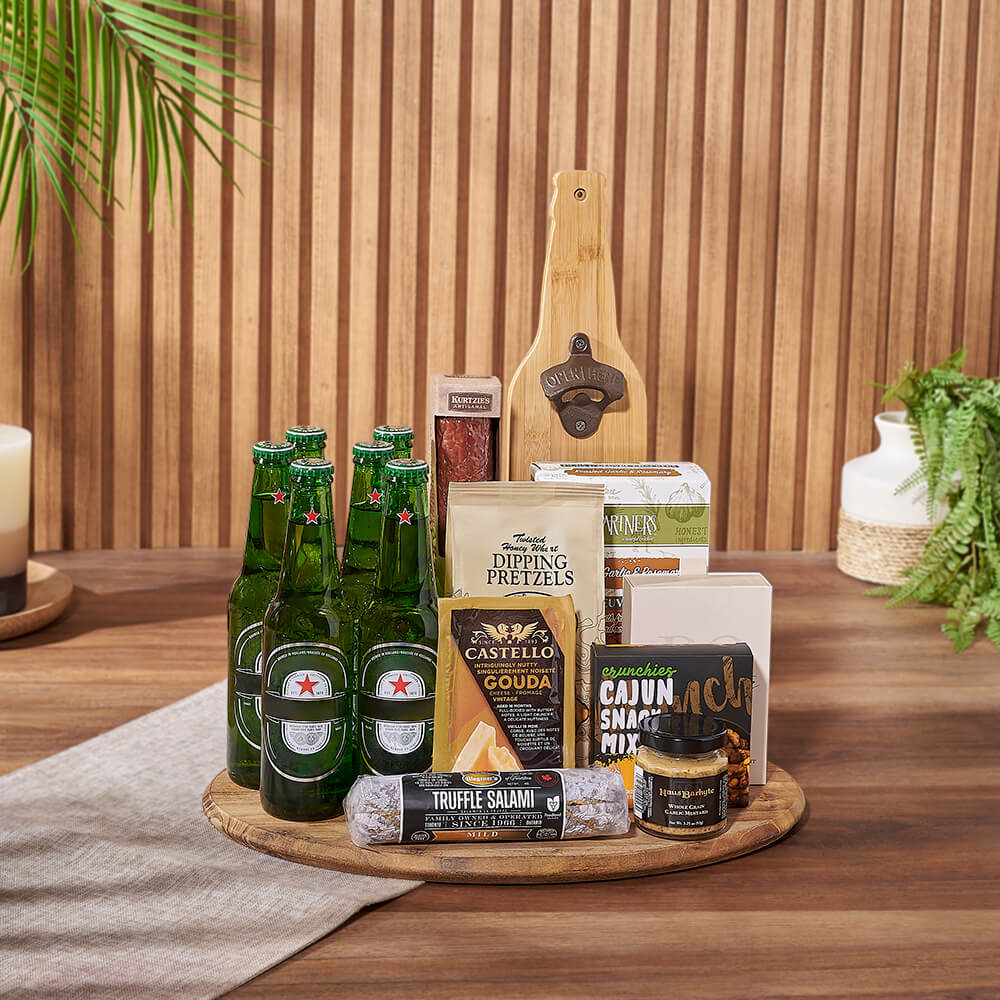 Beer Basket with Salami and Pretzels – how the gift is presented