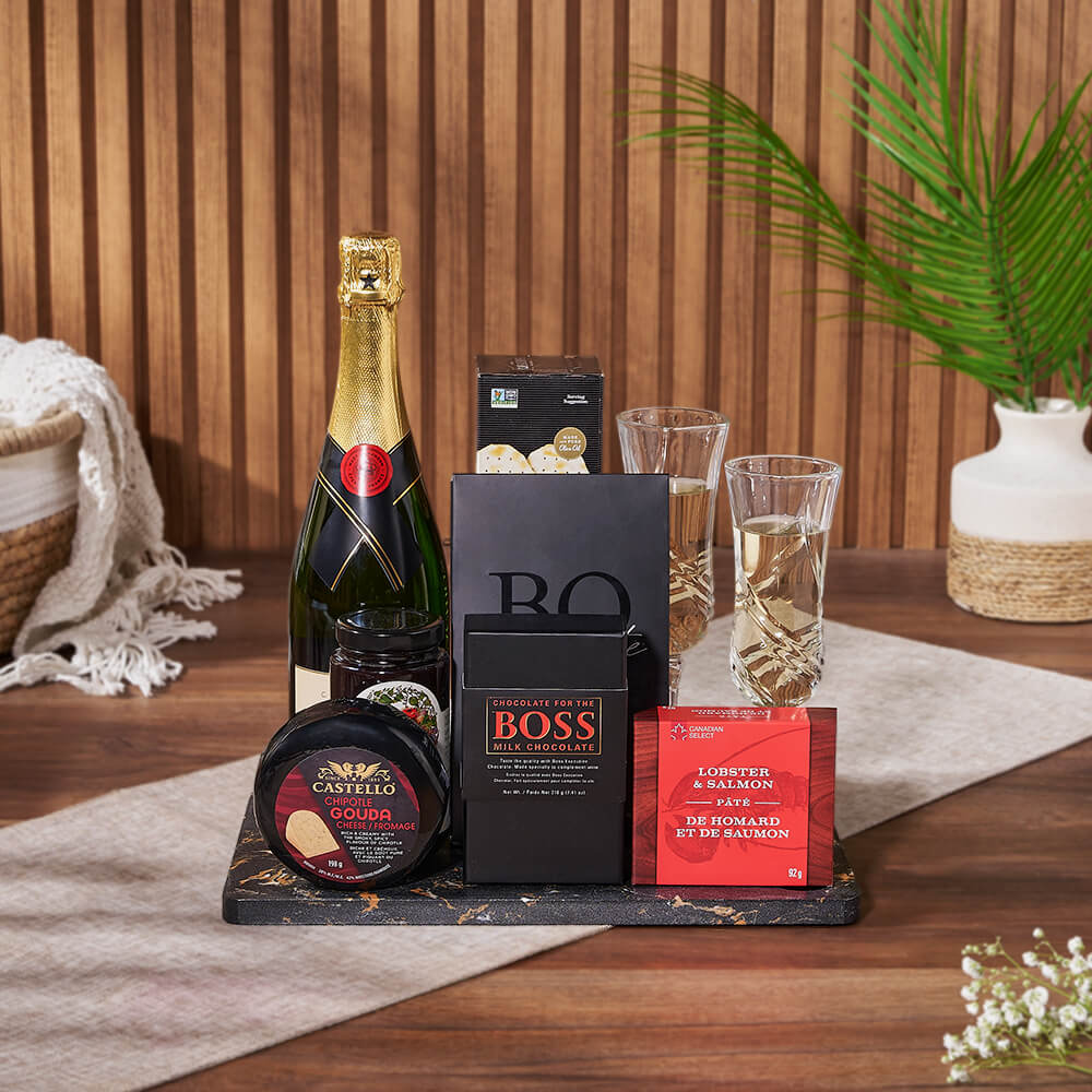 Sparkling Wine and Marble Board Basket – how the gift is presented
