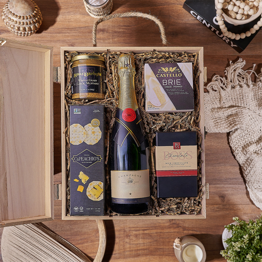 Sparkling Wine with Artisan Cheese Gift – how the gift is presented