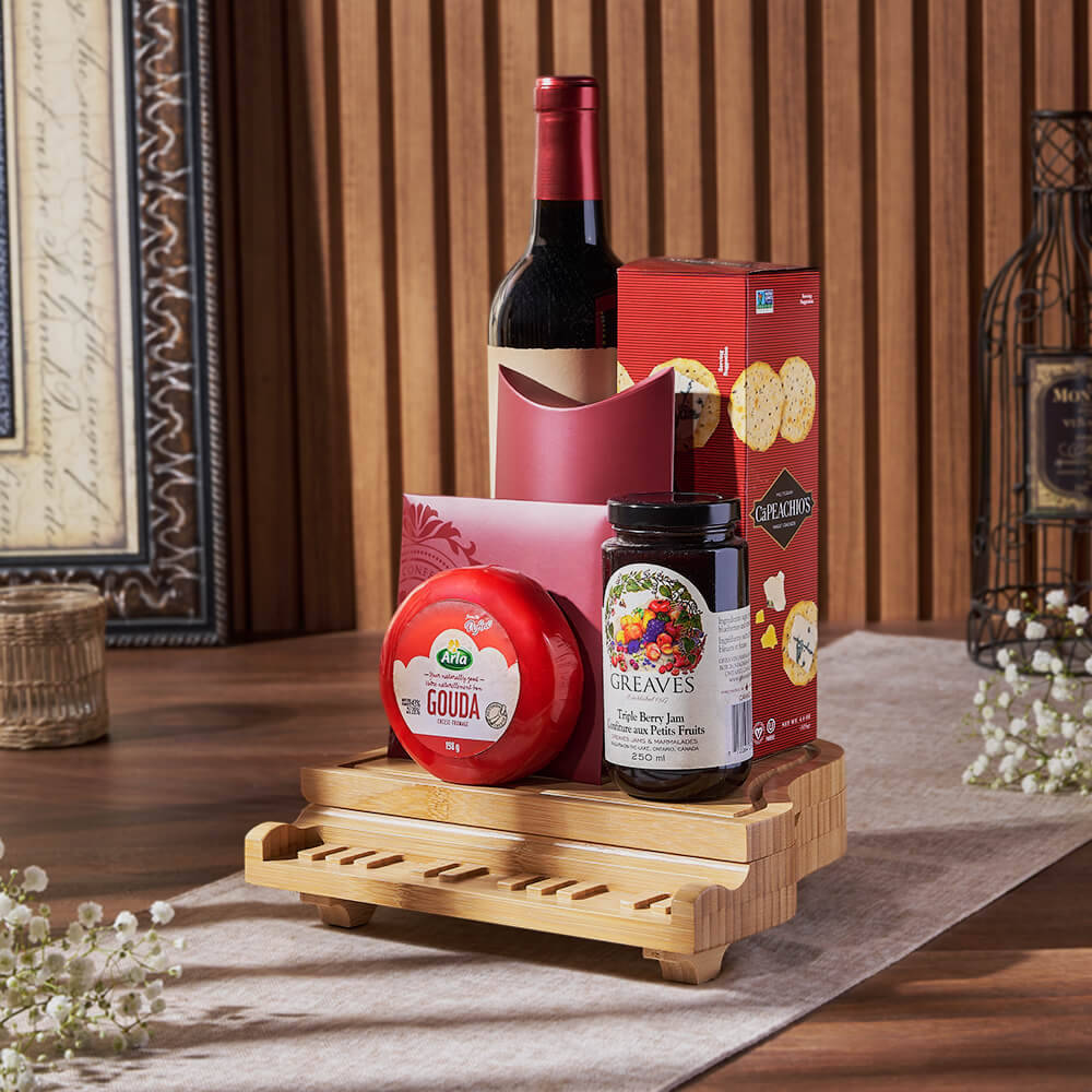 Gourmet Wine Gift Basket with Baby Grand Piano Cheese Board – how the gift is presented