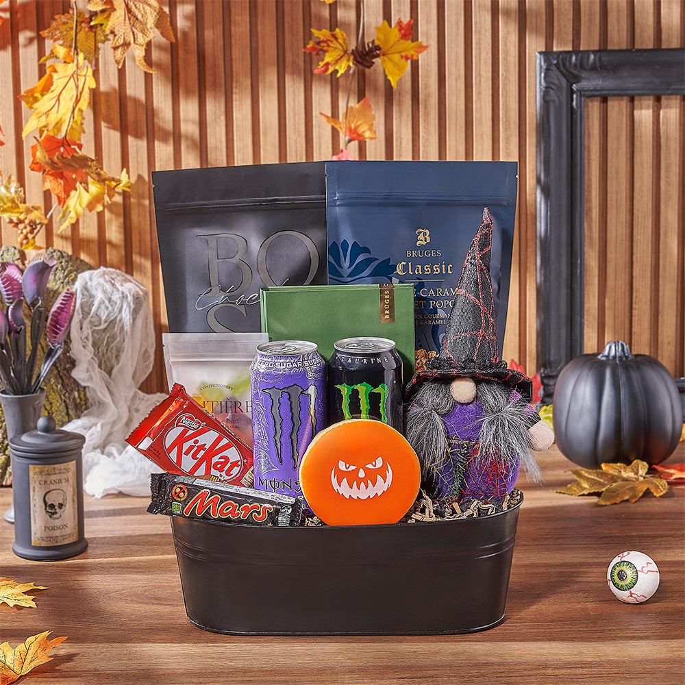Halloween Spooky Snack Bucket – how the gift is presented