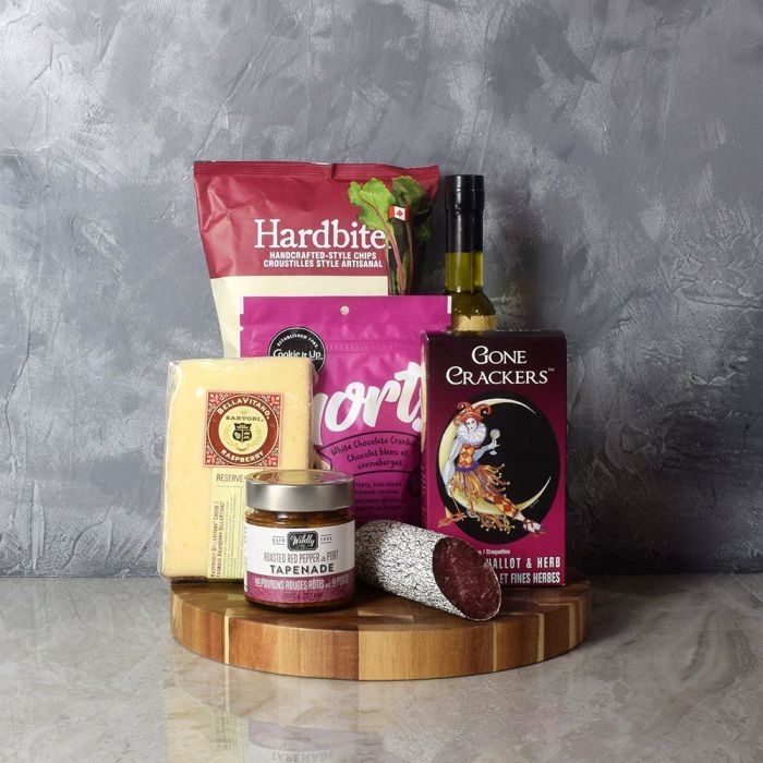 Snack Gift Basket Including Acacia Board – how the gift is presented