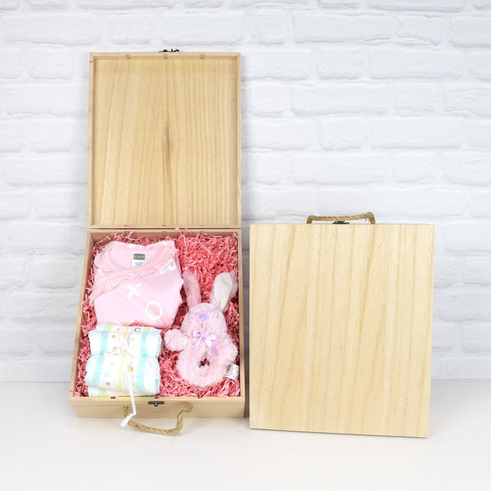 Signature Baby Girl Arrival Gift Basket – how the gift is presented
