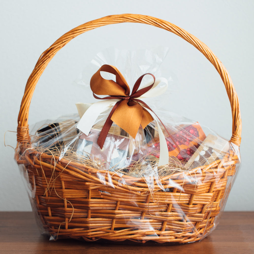 Connecticut Baskets - Wines, Chocolates, Gourmet Food, Cheese, Crackers, Meats, Hartford Gift Baskets Delivery.