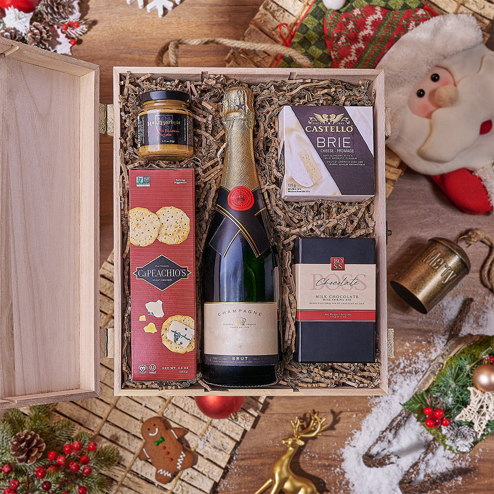 Sparkling Wine with Crackers and Cheese – how the gift is presented