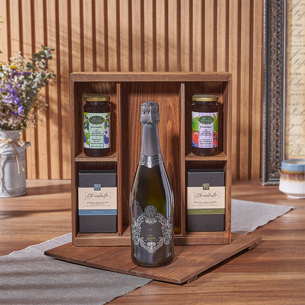 Sparkling Kosher Wine Wooden Gift – how the gift is presented