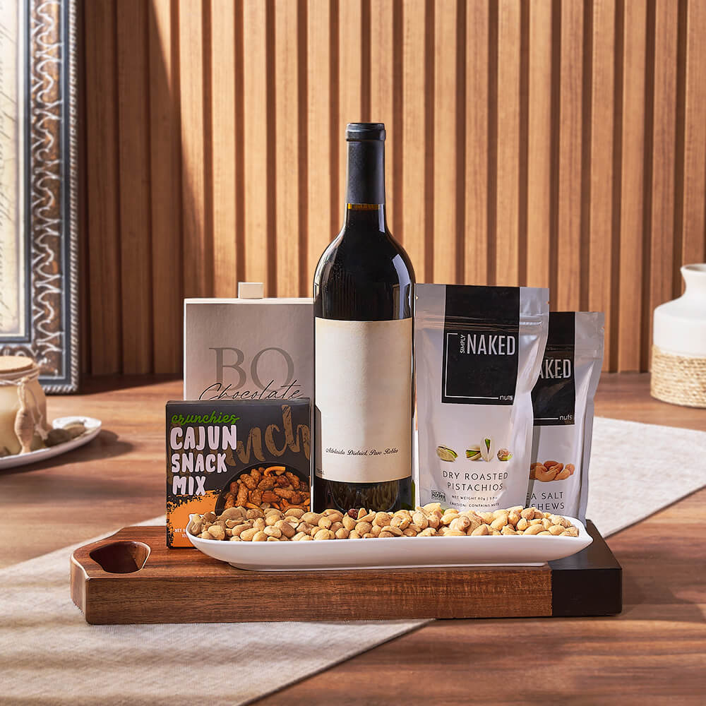 Wine with Nuts and Snacks – how the gift is presented