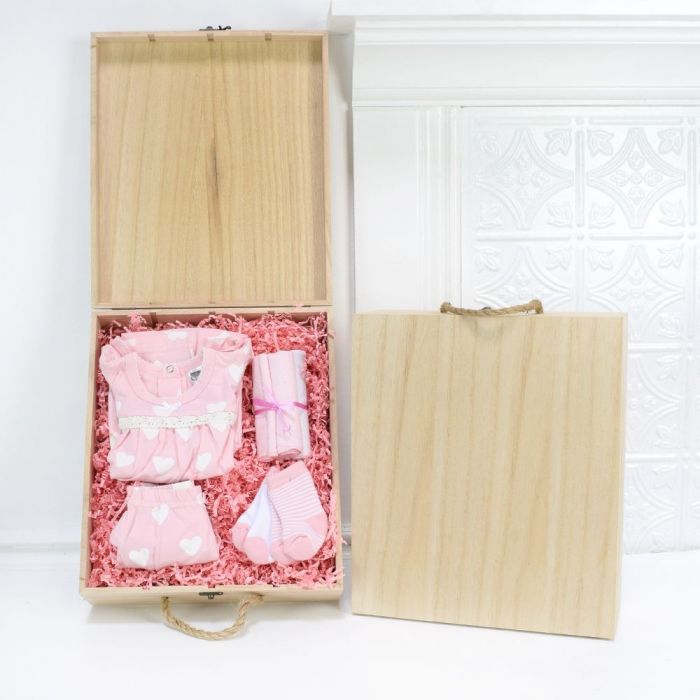 Baby Girl Clothing Gift Set – how the gift is presented